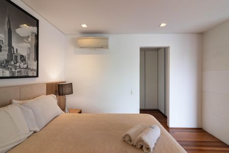 Suíte de apartamento para alugar com 1 quarto, 90m² em Vila Olímpia, São Paulo