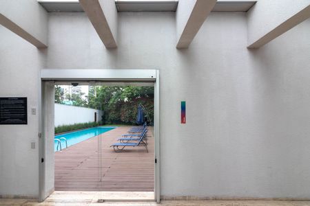 Apartamento para alugar com 90m², 1 quarto e 2 vagas Apartamento para alugar com 90m², 1 quarto e 2 vagasÁrea comum - Piscina