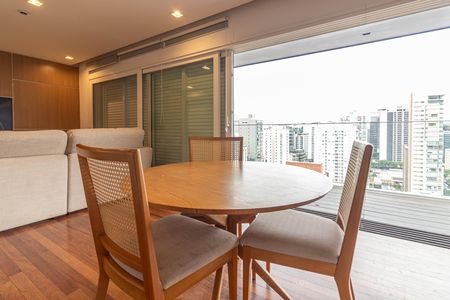 Apartamento para alugar com 90m², 1 quarto e 2 vagas Apartamento para alugar com 90m², 1 quarto e 2 vagasSala de Jantar