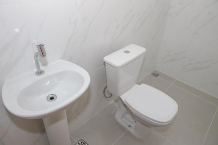 Apartamento para alugar com 50m², 2 quartos e sem vaga Apartamento para alugar com 50m², 2 quartos e sem vagaBanheiro