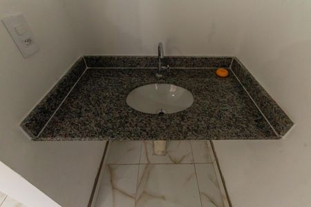 Apartamento para alugar com 38m², 2 quartos e sem vagaBanheiro