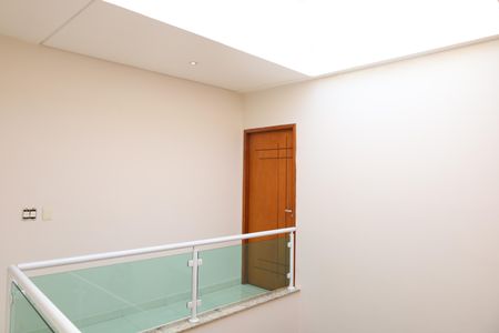 Casa à venda com 360m², 3 quartos e 2 vagasÁrea entre quartos