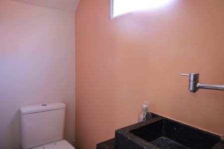 Casa à venda com 360m², 3 quartos e 2 vagasBanheiro 3 - Lavabo