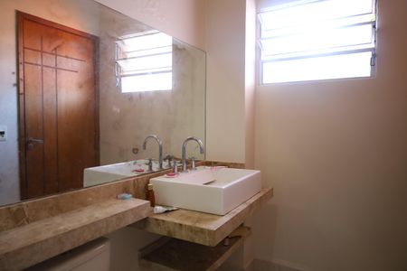 Casa à venda com 360m², 3 quartos e 2 vagasBanheiro 1 - Suíte