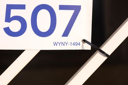 Casa à venda com 360m², 3 quartos e 2 vagasPlaca instalada no portão do imóvel - Código da placa: WYNY-1494