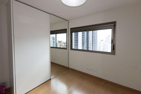 Apartamento à venda com 201m², 4 quartos e 4 vagasQuarto 2
