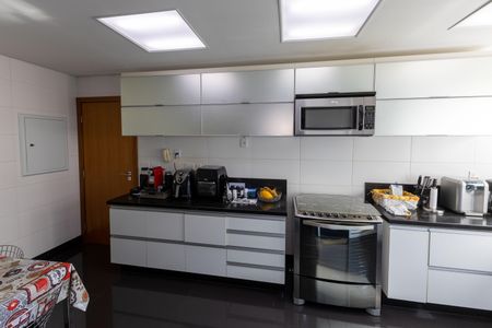 Apartamento à venda com 201m², 4 quartos e 4 vagasÁrea de Serviço