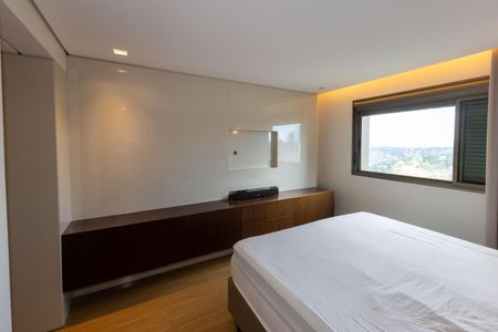 Apartamento à venda com 201m², 4 quartos e 4 vagasSuíte 2