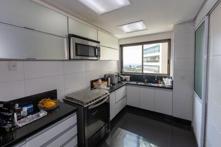 Apartamento à venda com 201m², 4 quartos e 4 vagasCozinha