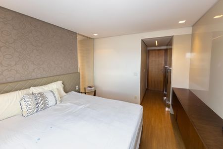 Apartamento à venda com 201m², 4 quartos e 4 vagasSuíte 2