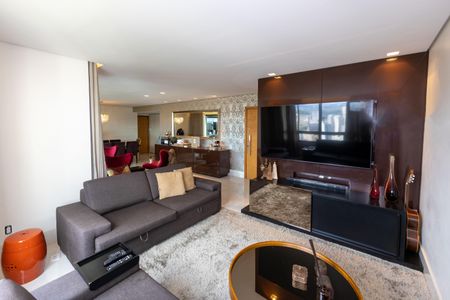 Apartamento à venda com 201m², 4 quartos e 4 vagasSala de TV