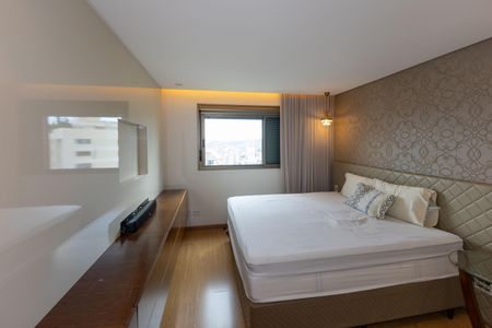 Apartamento à venda com 201m², 4 quartos e 4 vagasSuíte 2