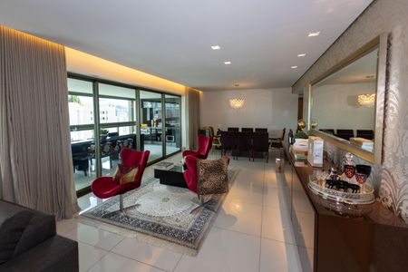 Apartamento à venda com 201m², 4 quartos e 4 vagasSala de Estar 