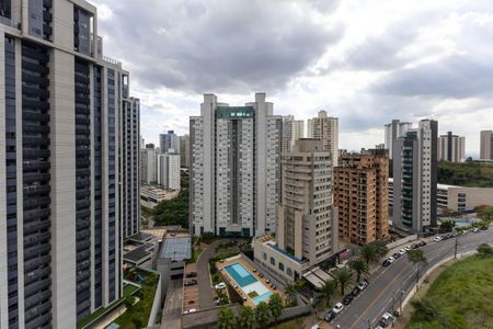 Apartamento à venda com 201m², 4 quartos e 4 vagasVista da Suíte 1