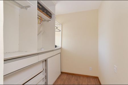 Closet Suíte de apartamento para alugar com 2 quartos, 62m² em Ipiranga, Belo Horizonte