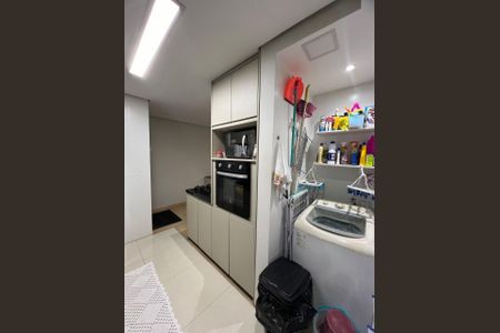 Apartamento à venda com 68m², 2 quartos e 1 vagaÁrea de Serviço