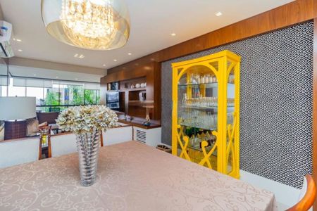 Apartamento à venda com 105m², 3 quartos e 2 vagasFoto 02