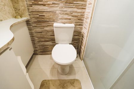 Apartamento à venda com 59m², 2 quartos e 1 vaga Apartamento à venda com 59m², 2 quartos e 1 vagaBanheiro