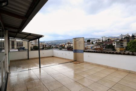 Casa para alugar com 500m², 3 quartos e 1 vagaCobertura