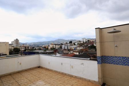 Casa para alugar com 500m², 3 quartos e 1 vagaCobertura