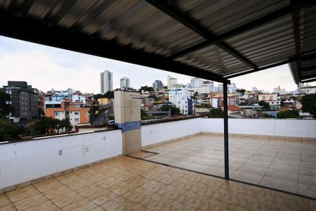 Casa para alugar com 500m², 3 quartos e 1 vagaCobertura