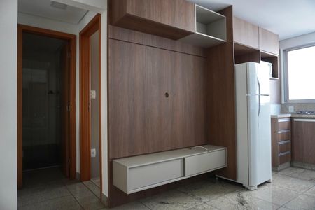 Sala de kitnet/studio para alugar com 1 quarto, 42m² em Savassi, Belo Horizonte