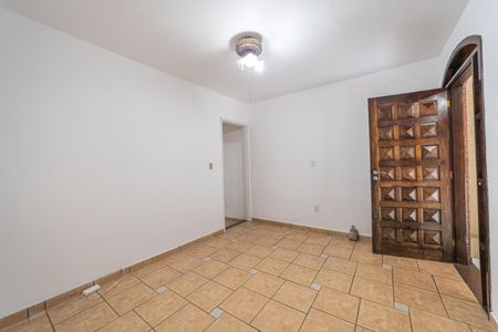 Casa para alugar com 196m², 3 quartos e 2 vagasSala