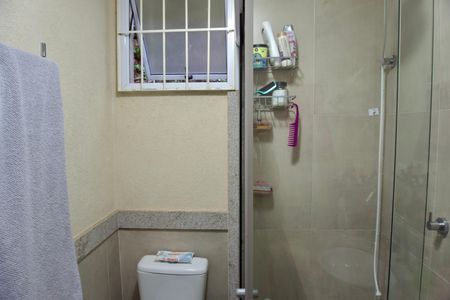 Apartamento à venda com 69m², 3 quartos e 2 vagasSuíte - Banheiro