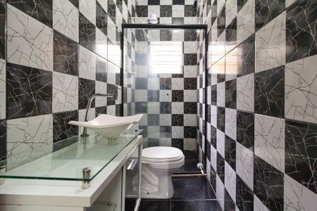 Banheiro de casa para alugar com 1 quarto, 60m² em Conceicao, Osasco