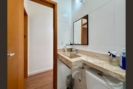 Casa para alugar com 294m², 3 quartos e 2 vagasBanheiro Social 