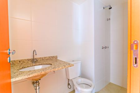 Apartamento para alugar com 60m², 2 quartos e 1 vaga Apartamento para alugar com 60m², 2 quartos e 1 vagaBanheiro da Suíte