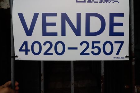 Casa à venda com 300m², 6 quartos e sem vagaPlaquinha