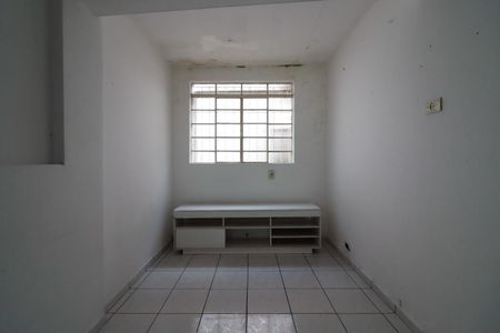Casa à venda com 300m², 6 quartos e sem vagaSala