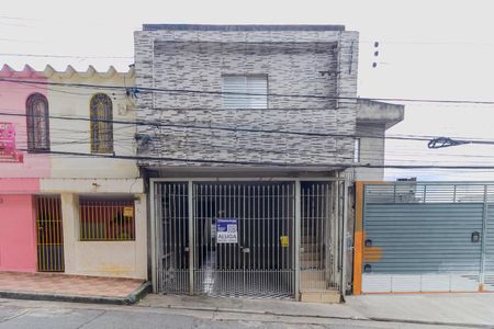 Casa para alugar com 80m², 2 quartos e 1 vaga Casa para alugar com 80m², 2 quartos e 1 vagaFachada
