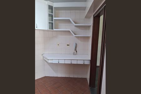 Cozinha de apartamento para alugar com 2 quartos, 74m² em Jardim Industrial, São Paulo
