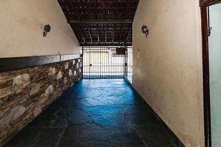 Casa à venda com 251m², 4 quartos e 2 vagasGaragem