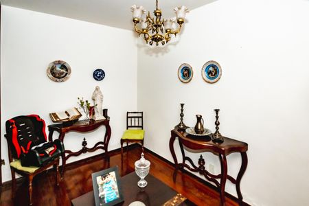 Casa à venda com 251m², 4 quartos e 2 vagasSala