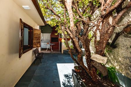 Casa à venda com 251m², 4 quartos e 2 vagasQuintal