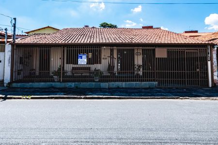 Casa à venda com 251m², 4 quartos e 2 vagasPlaca Instalada - 16/04/26 - GIYK - 132