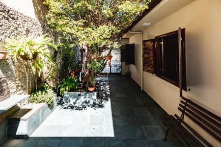 Casa à venda com 251m², 4 quartos e 2 vagasQuintal