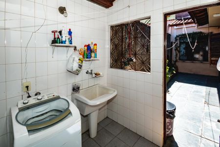 Casa à venda com 251m², 4 quartos e 2 vagasÁrea de Serviço