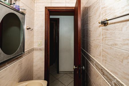 Casa à venda com 251m², 4 quartos e 2 vagasBanheiro Social