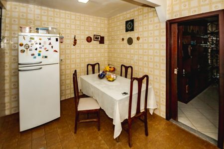 Casa à venda com 251m², 4 quartos e 2 vagasCozinha