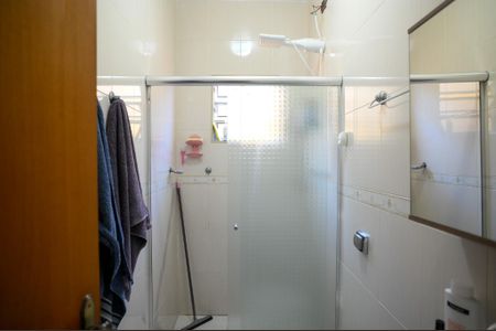 Casa à venda com 170m², 2 quartos e 6 vagasBanheiro