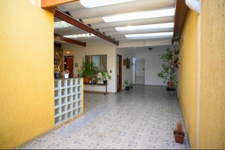 Casa à venda com 170m², 2 quartos e 6 vagasQuintal