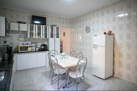 Casa à venda com 170m², 2 quartos e 6 vagasCozinha