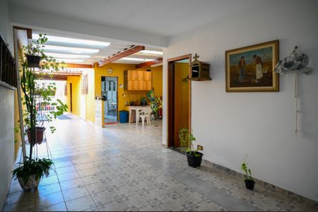 Casa à venda com 170m², 2 quartos e 6 vagasQuintal