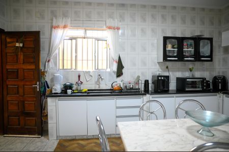 Casa à venda com 170m², 2 quartos e 6 vagasCozinha