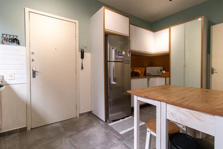 Apartamento para alugar com 94m², 3 quartos e sem vaga Apartamento para alugar com 94m², 3 quartos e sem vagaCozinha - Armários