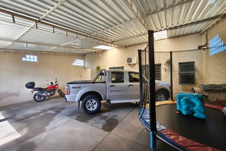 Casa à venda com 300m², 3 quartos e 1 vagaQuintal - Garagem